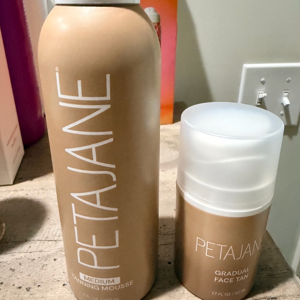 Medium Tanning Mousse & Gradual Face Tan - Beige